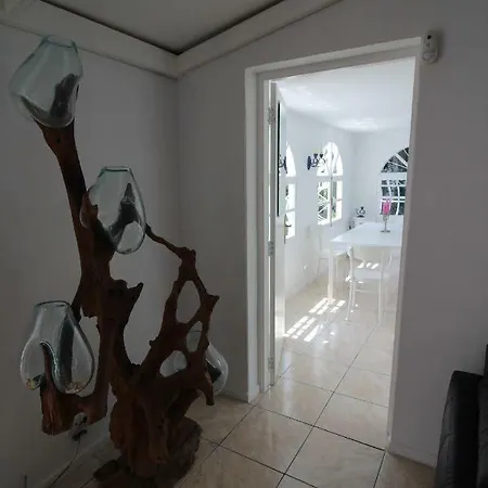 Sunny House, بيت للعطل *